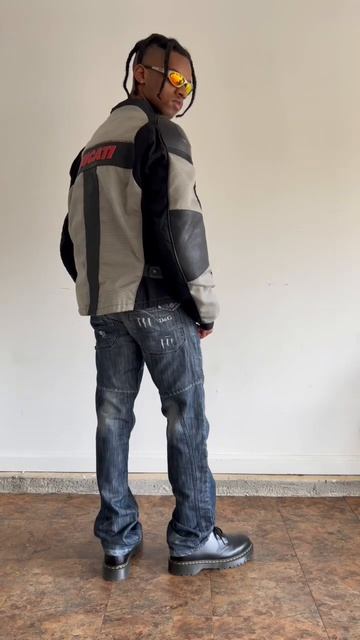 Styling a Ducati Jacket 🧥 #style #ducati #jacket #shorts смотреть онлайн