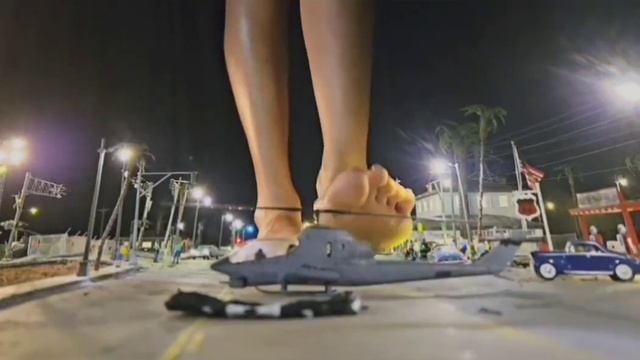 Giganta On The Rampage Again Barefeet Action