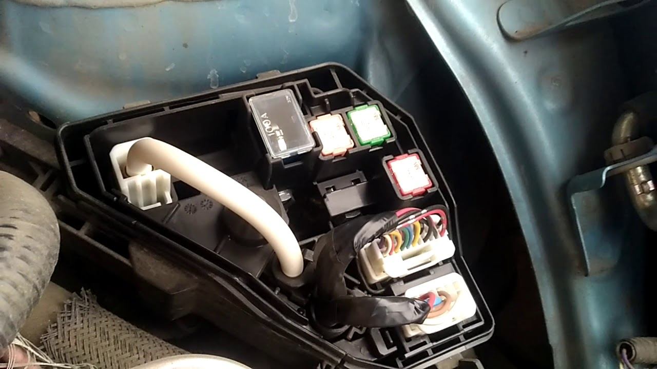 Toyota Aqua | Как прикурить тойоту гибрид смотреть онлайн