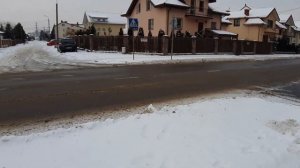 Прогулка по улицам после снегопада. Польша, пригород Варшавы