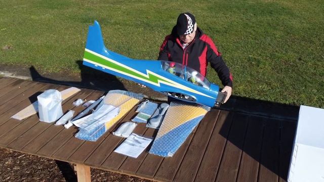 Tucano 35cc mit 2 m Spannweite von Phoenix/ D-Power im Unboxing von FlugModell-Autor Peter Erang смотреть онлайн