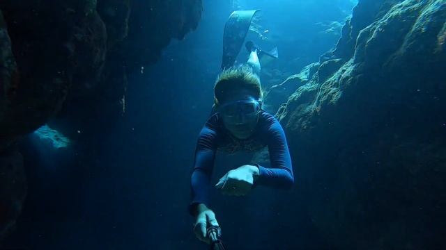 ดำน้ำ ฟรีไดฟ์ ทะเลโอกินาว่า Okinawa trip💙Freediving смотреть онлайн