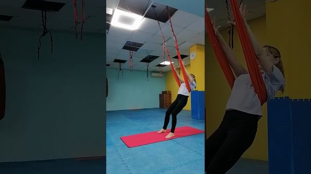 техника входа и выхода в вис под лопатки(2) смотреть онлайн