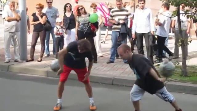 FootballFreestyle футбольно - баскетбольный фристайл 2011 смотреть онлайн
