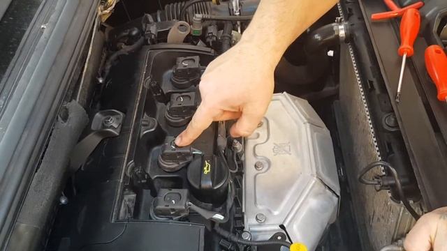 peugeot 308 vti bujilerin konumu degiştirmek(Peugeot 308 VTi spark plugs location) смотреть онлайн