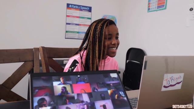 WHEN YOUR VIRTUAL TEACHER MAKES YOU TURN YOUR CAMERA ON IN CLASS! смотреть онлайн