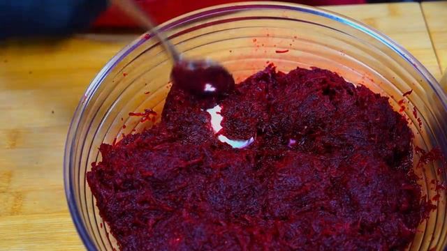 Как Оригинально и очень быстро покрасить яйца на Пасху 2025 Свёклой