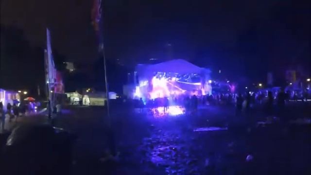 NEON INDIAN - Polish Girl (Live at Neon Light Festival 2016 Singapore) смотреть онлайн