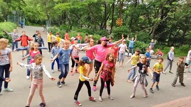 ZUMBA школа37 Весенняя Владивосток смотреть онлайн