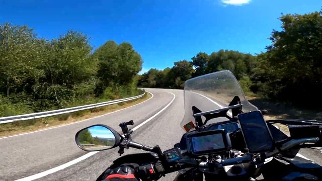 Hellishtour Gerês National Park day 5, riding through some gorgeous lakes and mesolithic age houses смотреть онлайн