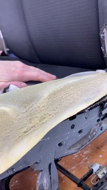 Volkswagen Jetta 6. Ремонт боковой части кресла смотреть онлайн