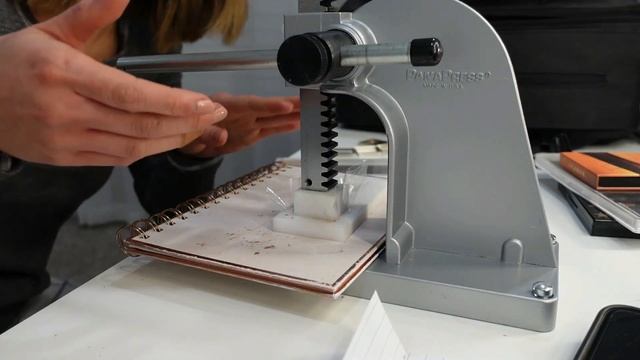 DEPOTTING + CONDENSING MY MAKEUP KIT!!! смотреть онлайн