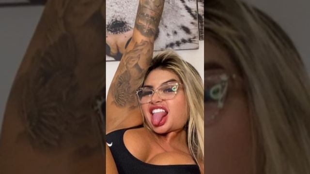 Curvy Queen Lis Valderrama Biography, Career, Curvy Outfit, Fashion, Height, Net Worth