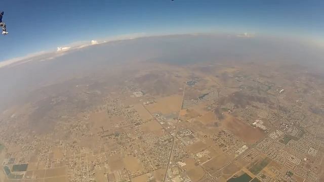 4 way Gorilla Train to Sit L's Camera смотреть онлайн