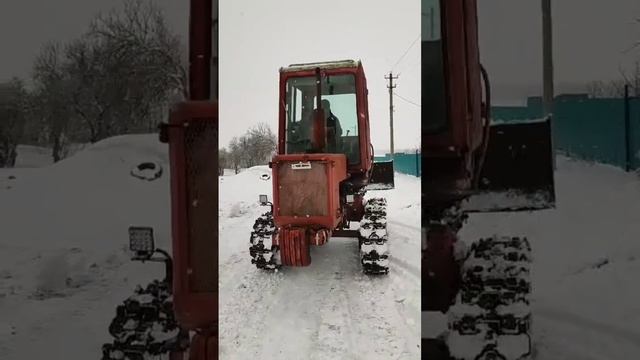 Т70 ГУСЕНИЧНЫЙ ТРАКТОР СНЕГ ЛОПАТА ГРЕЙДЕР ЧИСТКА СНЕГА И ВСЕ РАБОТЫ НА Т70 смотреть онлайн