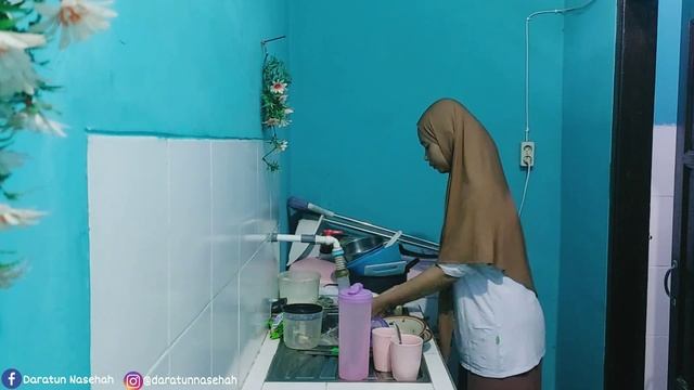 4 MENU HARI INI. TERNYATA WAKTUNNYA GANTI SEPRAI SARUNG BANTAL SEKALIAN DI CUCI BILAS JEMUR. смотреть онлайн