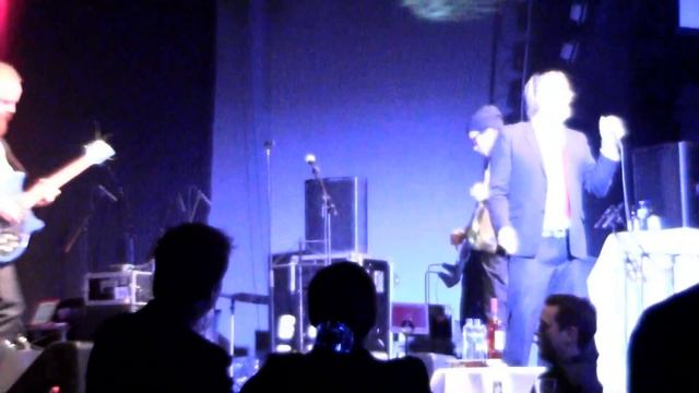 Alex show - Go Go Gorilla (Live Bodø) смотреть онлайн