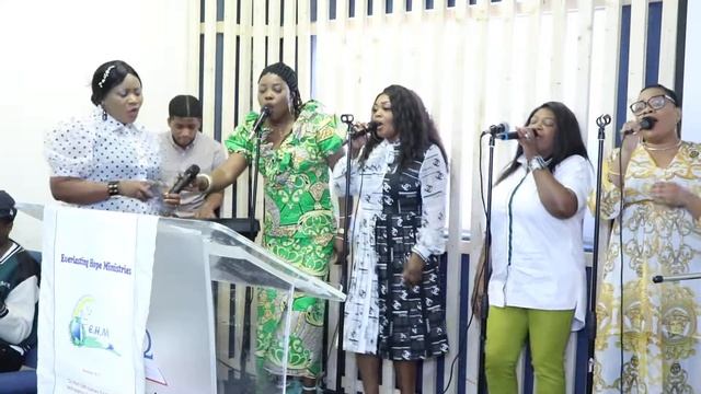 Sunday service 11-7-21 moderation maman Mirra Mabeka Louange plus plus, God bless... смотреть онлайн