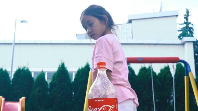 Bottle Cap Challenge - #bottlecapchallenge по версии Амики БУМ! Челлендж с бутылкой смотреть онлайн