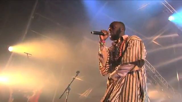 Tony Allen with Damon Albarn, Flea and the Hypnotic Brass Band смотреть онлайн
