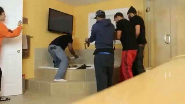 КТО ЗАСМЕЯЛСЯ ИЛИ УЛЫБНУЛСЯ - ПРОИГРАЛ) (чекай описание) смотреть онлайн