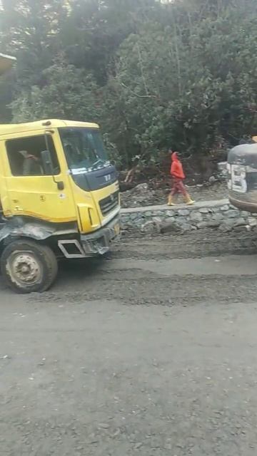 #truck #boulder #indianstate #rock #excavator #bigboulder #northsikkim #breaking #construction # смотреть онлайн