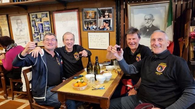 L' Indomabile Pattuglia sulle tracce di Stefano Ferrari Consegna della maglietta смотреть онлайн