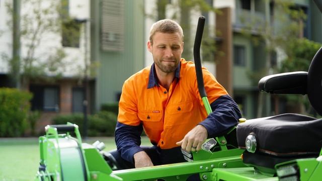 EcoTeq 100% electric commercial mower- Environmental Story смотреть онлайн