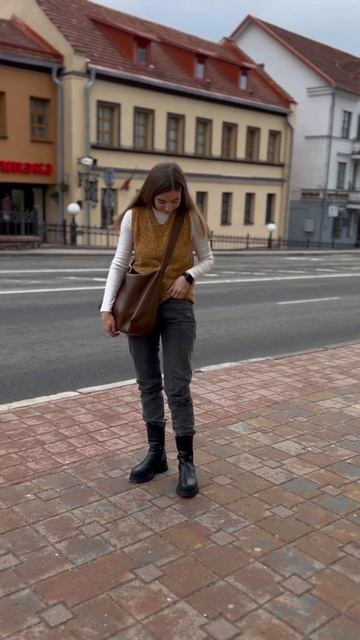 Скидки на МК по жилету! Подробности в вкладке «сообщества» #вязание #вязаниеспицами #вязаныйжилет смотреть онлайн
