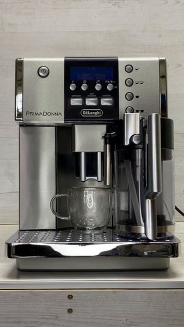 Кавомашина автоматична Delonghi PrimaDonna ESAM 6600 смотреть онлайн