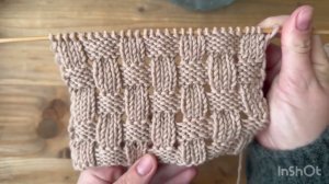 Простой узор спицами для джемпера