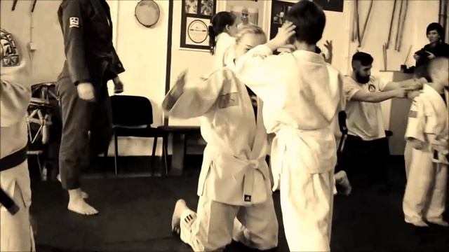 2014 / Novogodišnji BJJ trening dece i roditelja смотреть онлайн