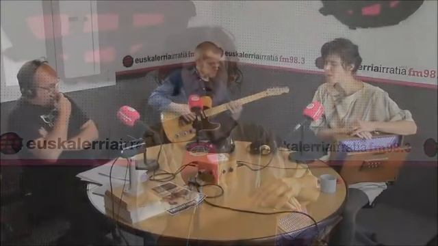 Neighbor taldearen 'Marea' kantua zuzenean, Euskalerria Irratian смотреть онлайн