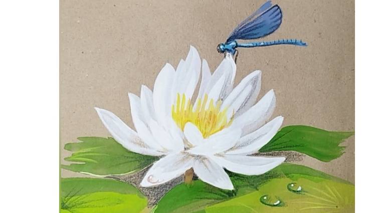 Голубая стрекоза на белой кувшинке. Рисунок гуашью на крафтовой бумаге. смотреть онлайн
