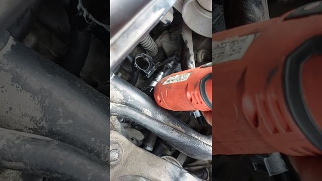 cambio de los repuestos de la bomba de vacío jetta 2.5 смотреть онлайн