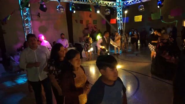 BAILANDO EL EN LOS XV AñOS  DE MELISSA