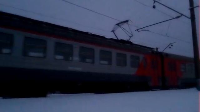 Электропоезд на плотине КамГЭС. 31 января 2020 г. смотреть онлайн