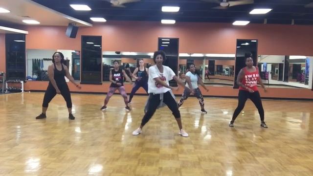 Zumba with MoJo: "My Type" by Saweetie смотреть онлайн