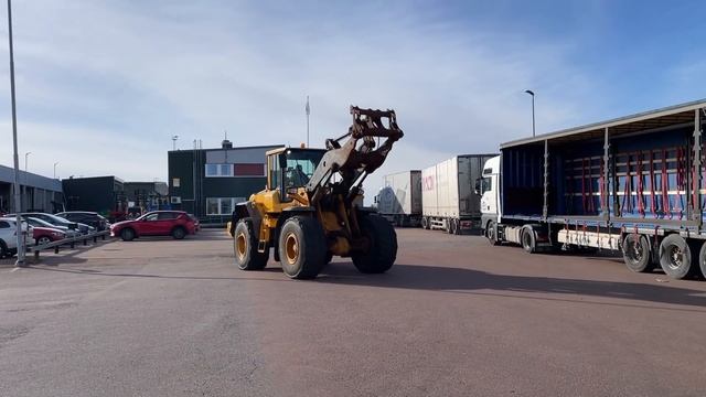 Köp Hjullastare Volvo L120F på Klaravik смотреть онлайн