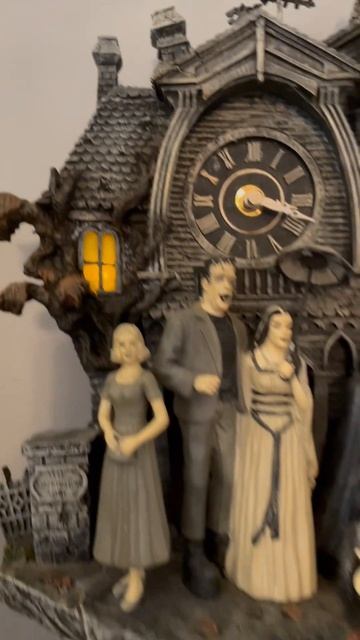 Bradford Exchange The Munsters Clock