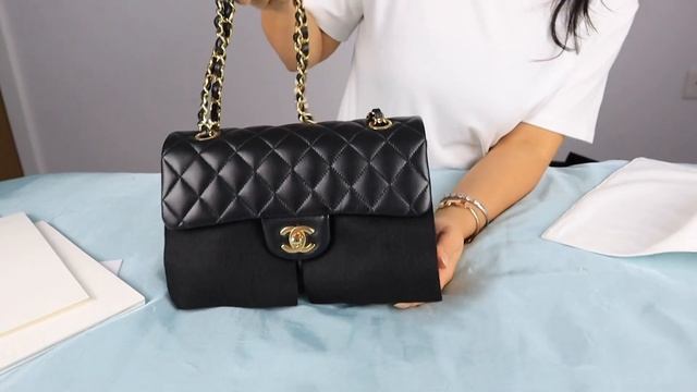 CHANEL BAG UNBOXING | Chanel Classic Small Flap Bag Lambskin смотреть онлайн