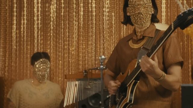 Glass Beams. One Raga to a Disco Beat смотреть онлайн