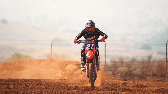 FLY RACING Formula Helmets SX22 смотреть онлайн