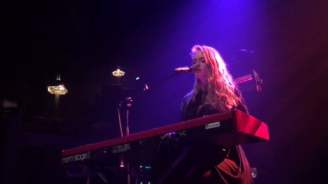 Freya Ridings - Wishbone - Live at Tivoli Vredenburg смотреть онлайн