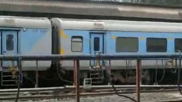 INDIA KI SHATABDI EXPRESS 220 Kmph.mp4 смотреть онлайн