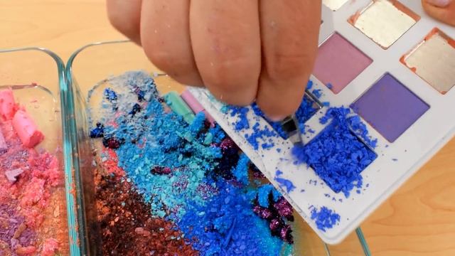 Mixing Pink Blue and Purple Makeup Eyeshadow Into Slime ASMR смотреть онлайн