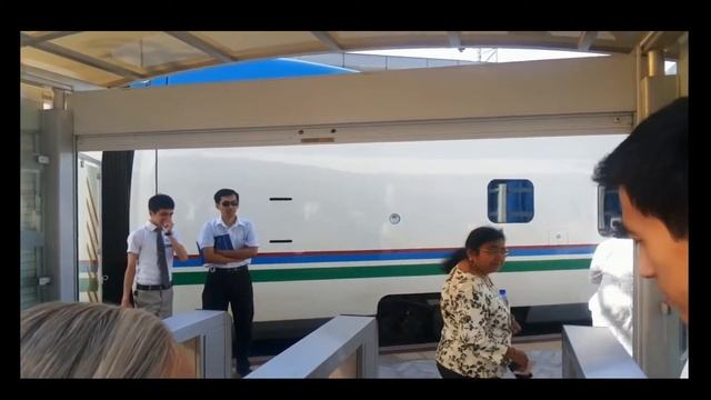 Visit to Uzbekistan, tourists in Uzbekistan. Video in high speed train. смотреть онлайн