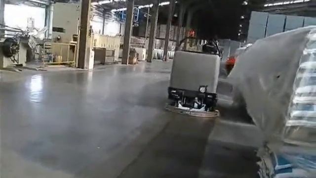 FISICON PRESENT How to clean concretes floor with scrubber ride-on machine смотреть онлайн