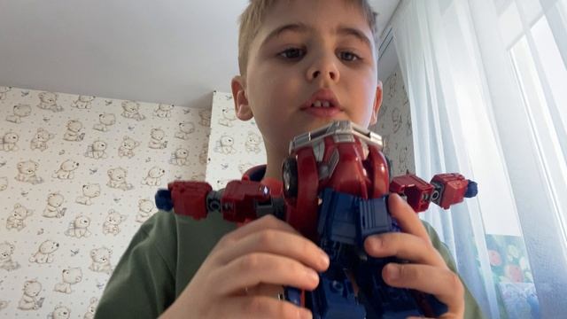 Собираю Оптимуса Прайма. смотреть онлайн