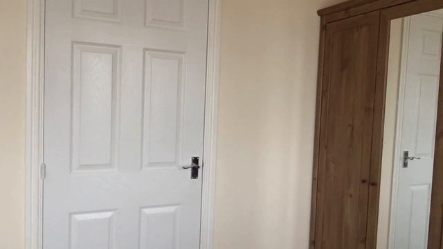 "There's a Cat Licking Your Birthday Cake | Julia смотреть онлайн